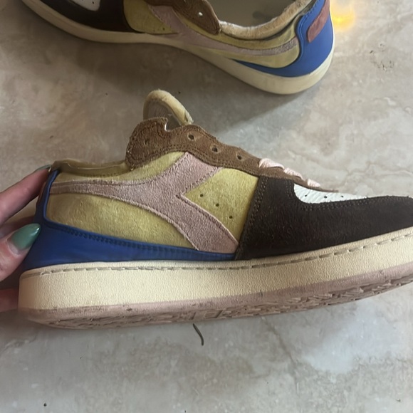 Men’s colorful sneakers/tennis shoes - Picture 3 of 5